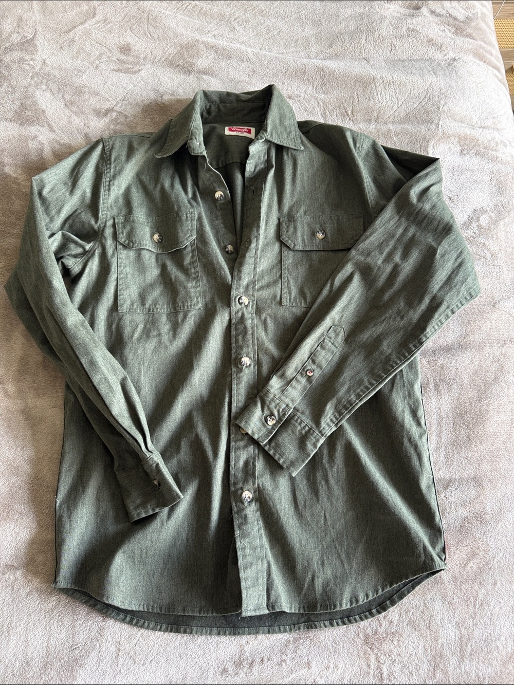 Wrangler Olive Green Button-Front Shirt with Logo Tag S